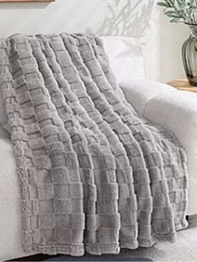 Luxury Plush Gray Checkered Throw Blanket by